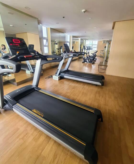 House Of B&Y At 101 Newport Across Naia T3 Apartment Manila Bagian luar foto