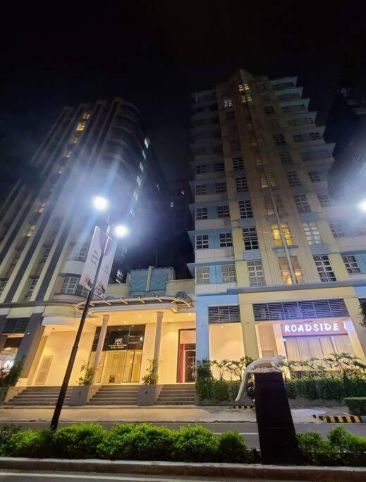House Of B&Y At 101 Newport Across Naia T3 Apartment Manila Bagian luar foto